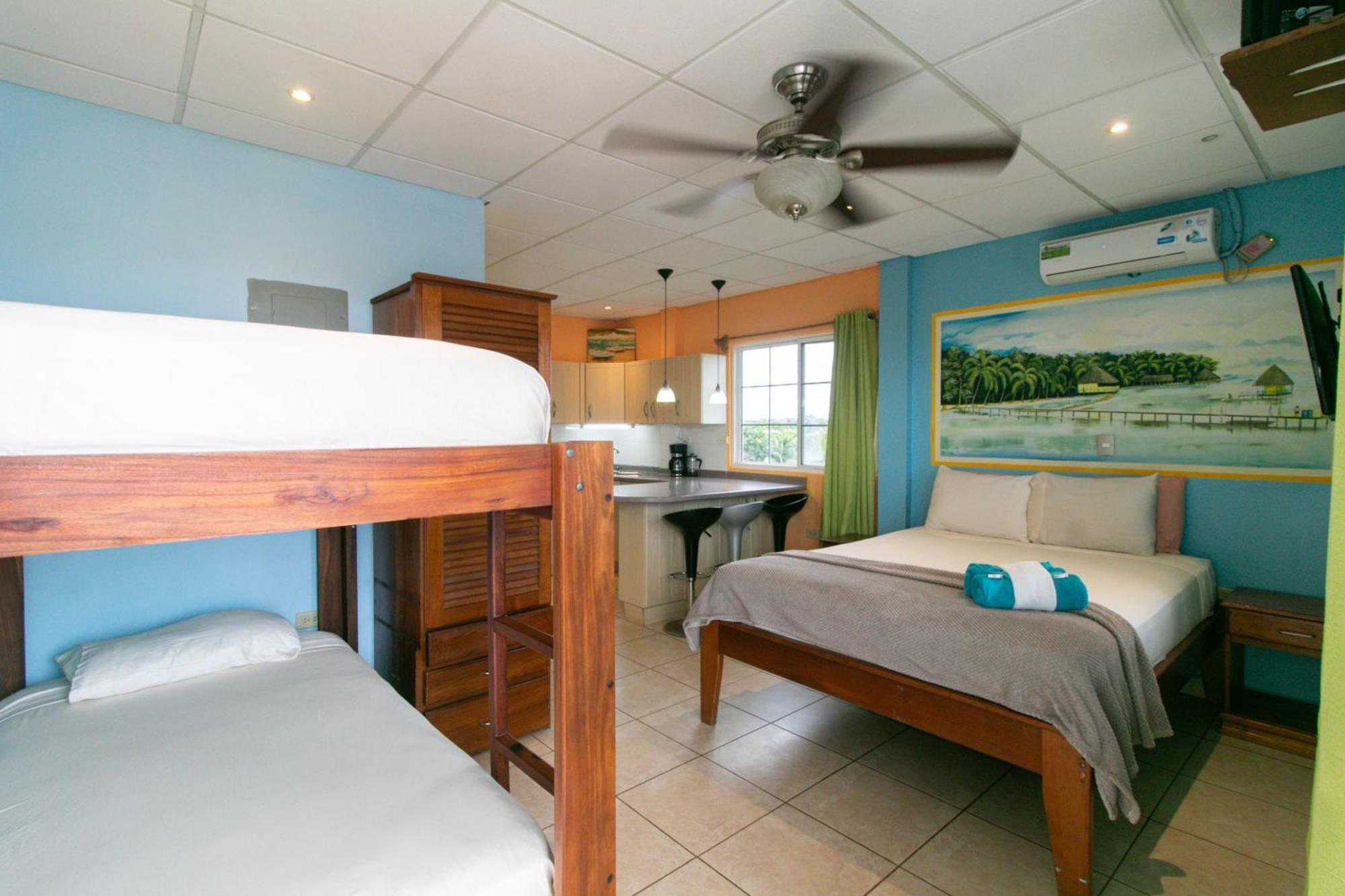 Aqua Point Condos Rentals โบกัสทาวน์ ภายนอก รูปภาพ